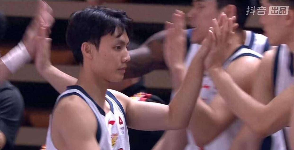 开云登录-关于赛地聚焦——CBA常规赛今夜热度飙升，里昂手感冰凉，更衣室稳定，细节决定成败的信息